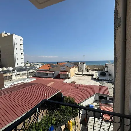 It Can'T Be More Central Larnaca Exterior photo